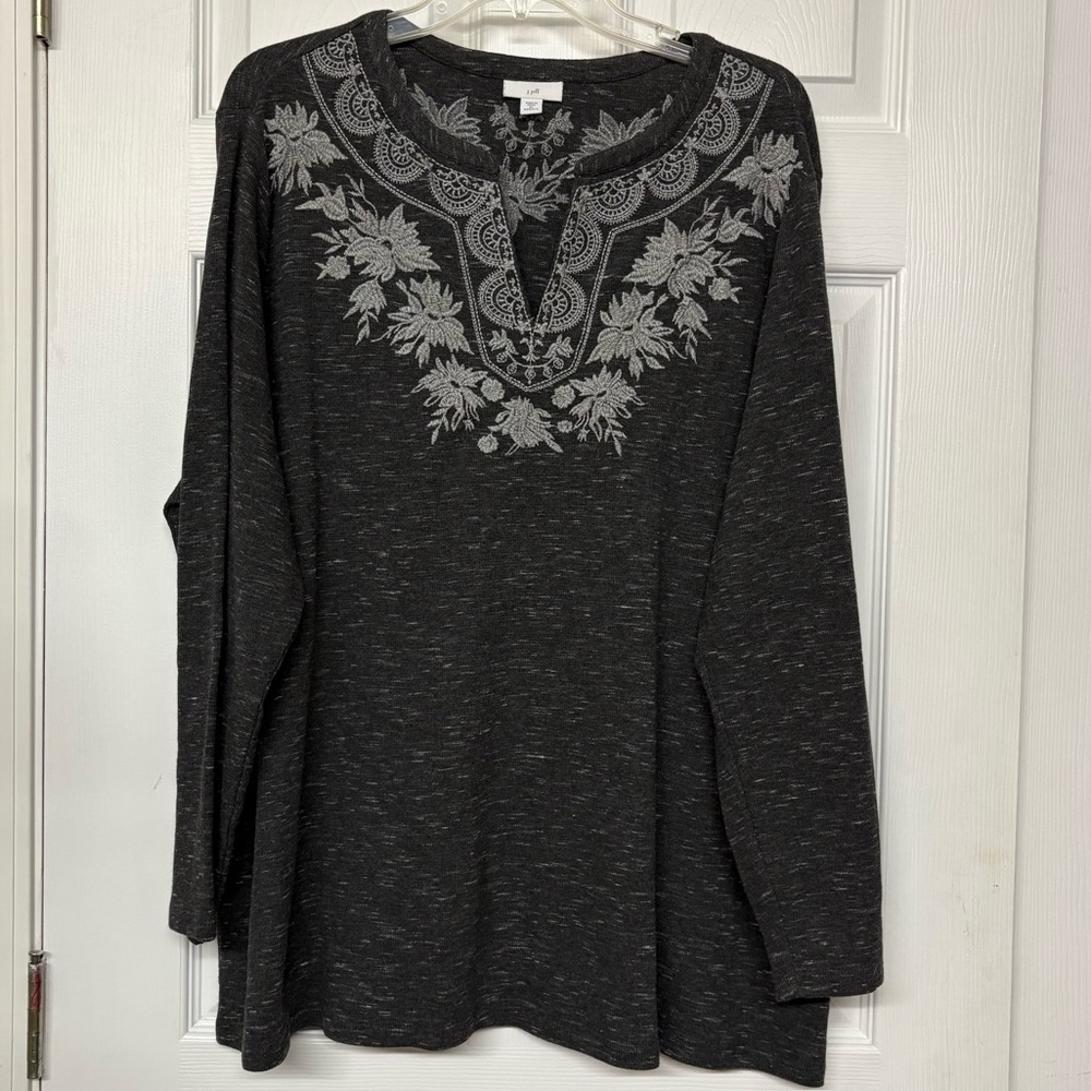J. Jill Embroidered Charcoal Gray Space Dye V Neck Top Sz 2X